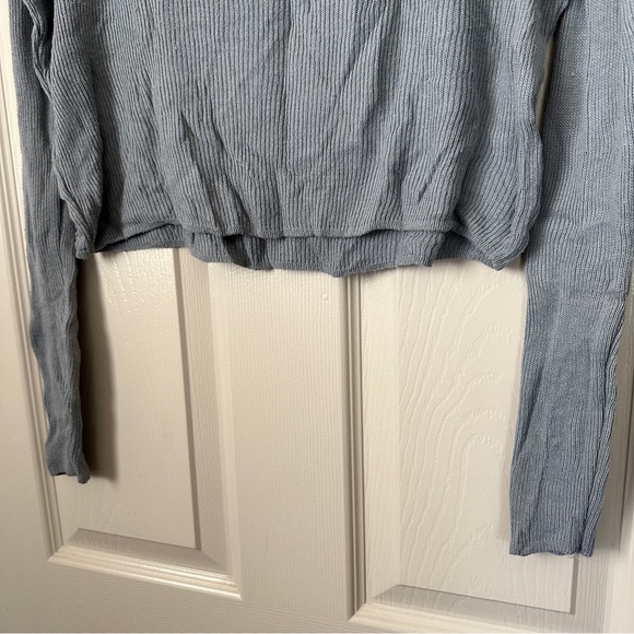 brandy melville blue gray knit cropped sweater top osfm fits xs/small - Picture 3 of 4